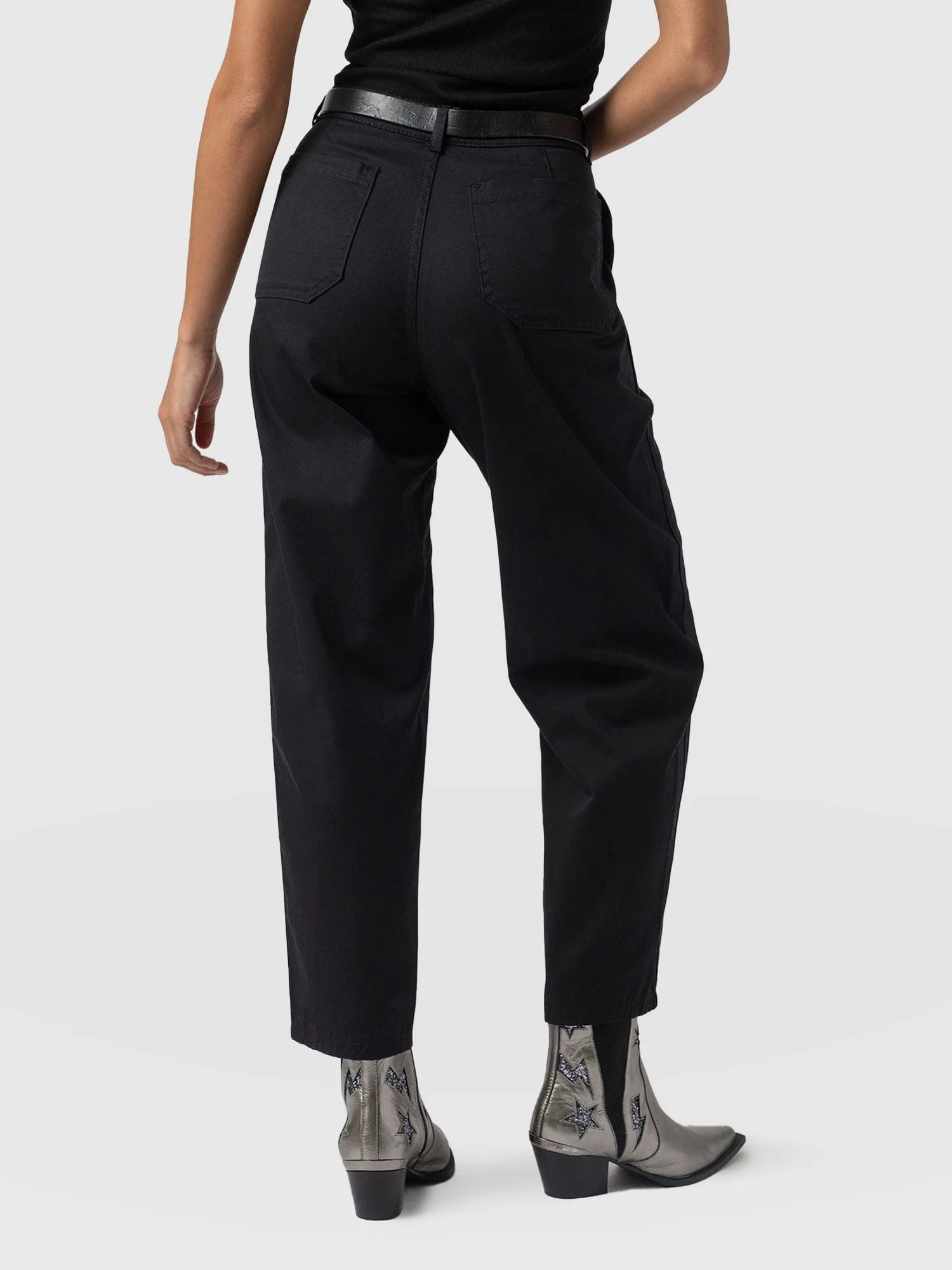 Alma Barrel Leg Chino - Black