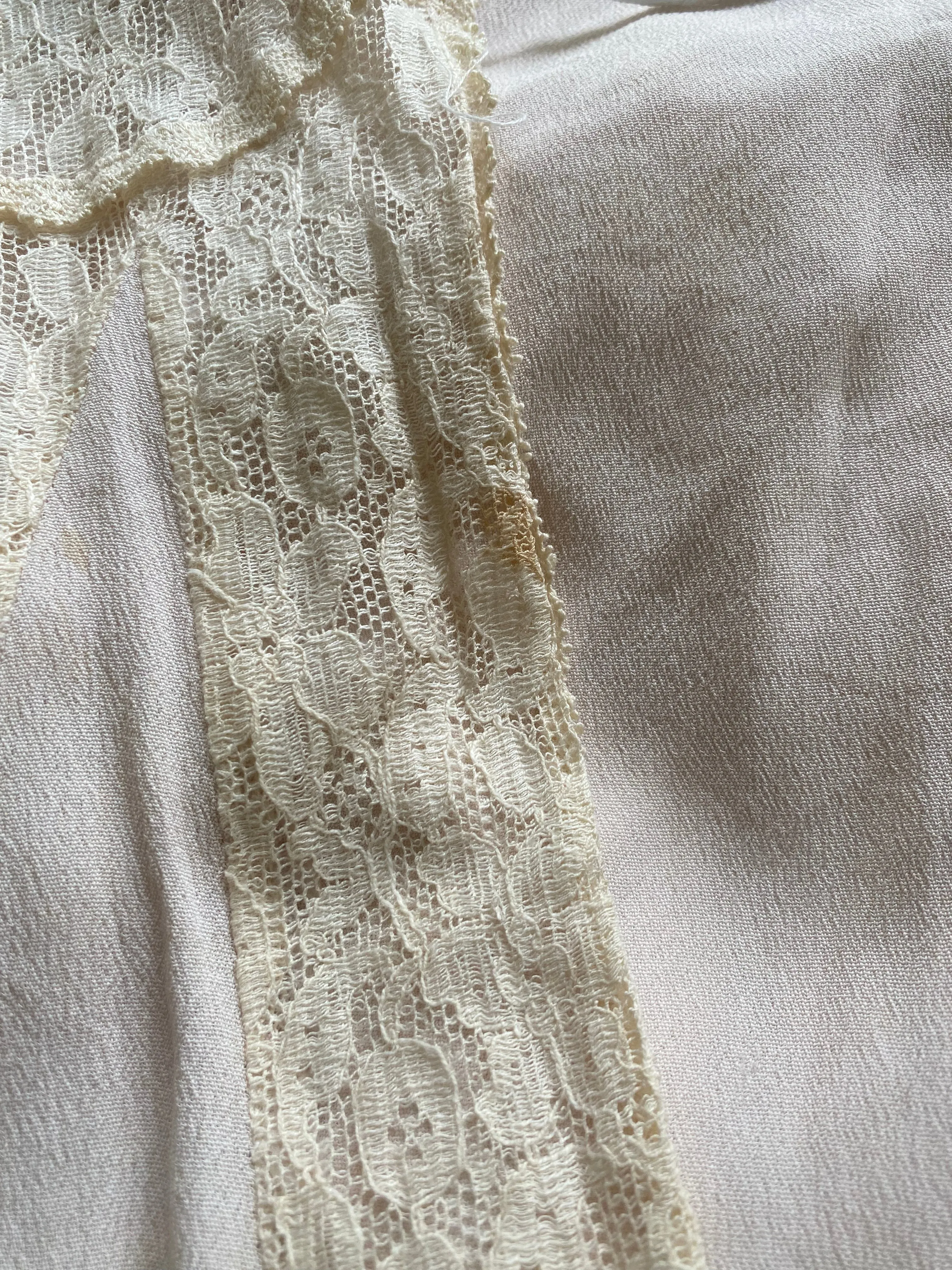 Late 1940s Pale Pink Lace Bed Jacket